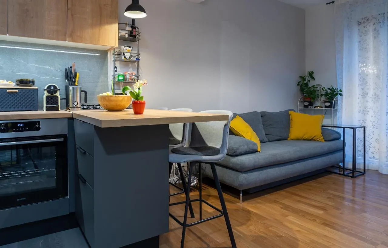 Luxury Apartment Ruby Split